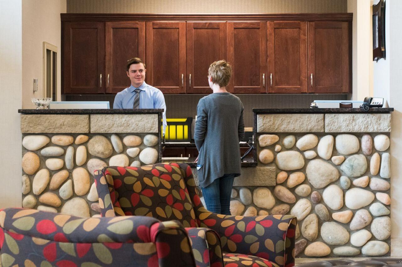 Cobble Creek Lodge Maple Creek Bagian luar foto